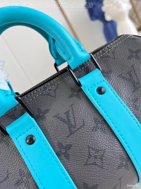 25 VUITTON KEEPALL BANDOULIÈRE LOUIS 0823